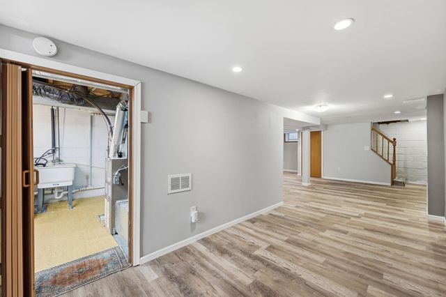 5225 Pennsylvania Avenue N, New Hope, MN 55428