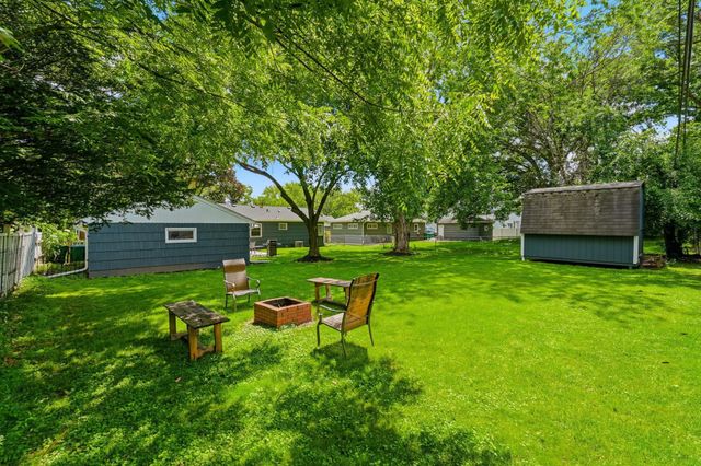 5225 Pennsylvania Avenue N, New Hope, MN 55428