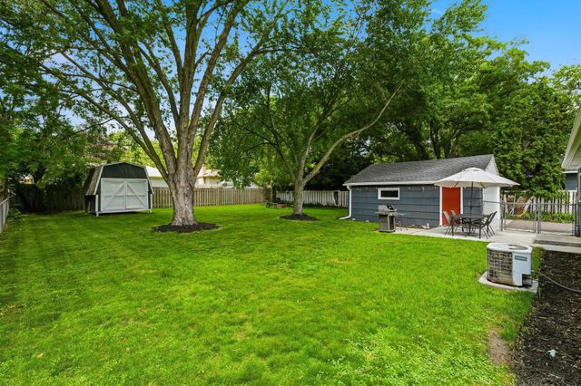 5225 Pennsylvania Avenue N, New Hope, MN 55428