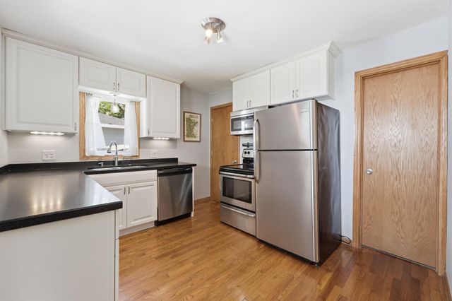 5225 Pennsylvania Avenue N, New Hope, MN 55428
