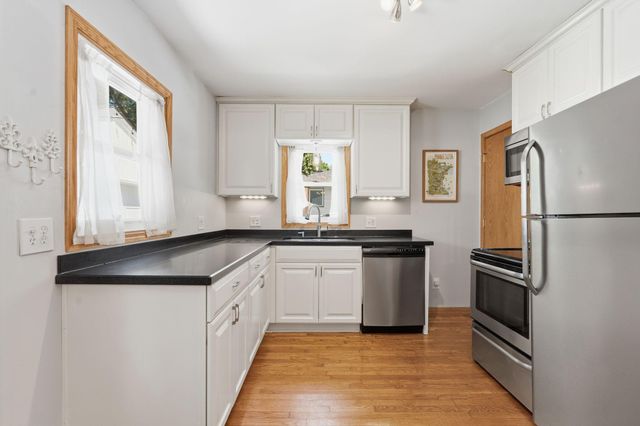 5225 Pennsylvania Avenue N, New Hope, MN 55428