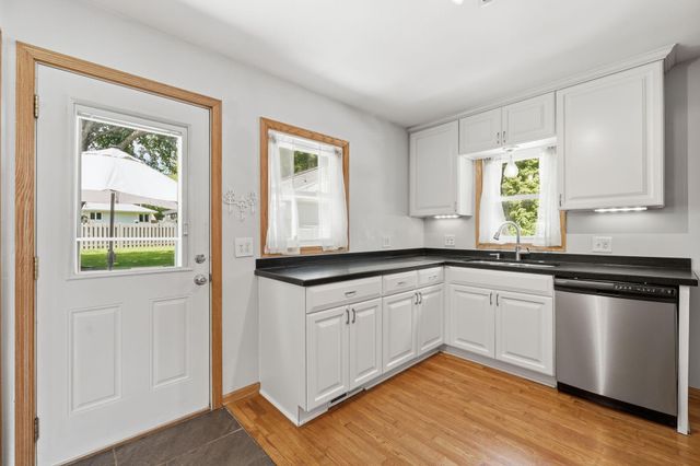 5225 Pennsylvania Avenue N, New Hope, MN 55428