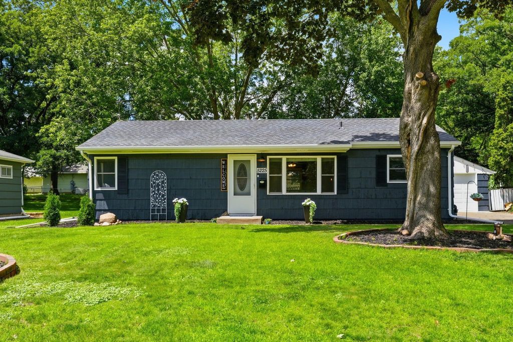 5225 Pennsylvania Avenue N, New Hope, MN 55428