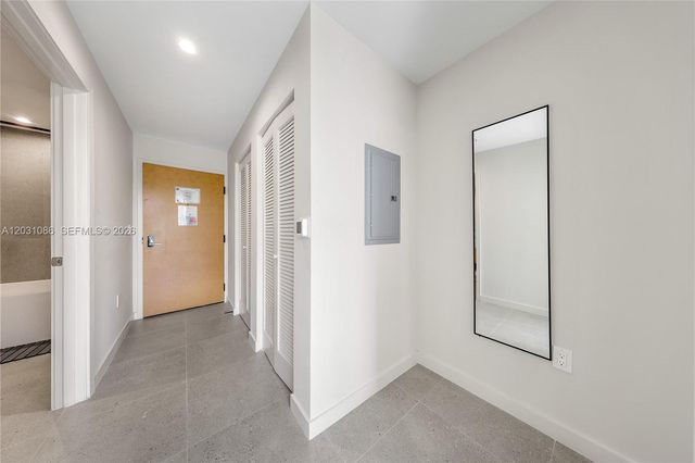 11 NE 6th St 301, Miami, FL 33132