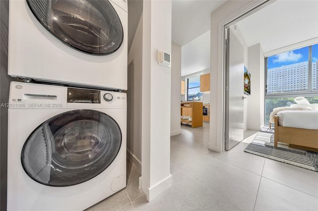 11 NE 6th St 301, Miami, FL 33132