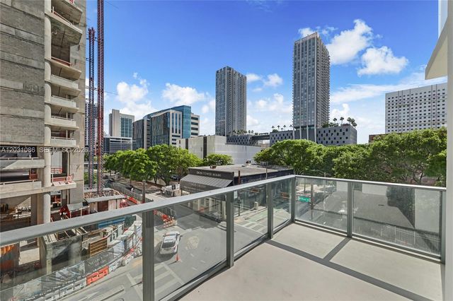 11 NE 6th St 301, Miami, FL 33132