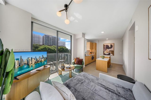 11 NE 6th St 301, Miami, FL 33132