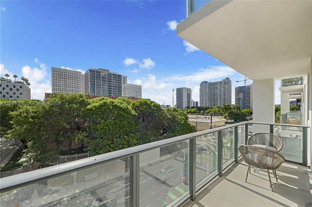 11 NE 6th St 301, Miami, FL 33132