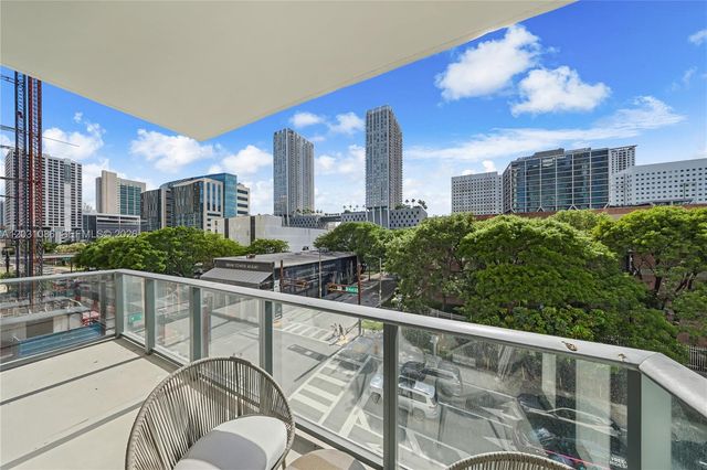 11 NE 6th St 301, Miami, FL 33132