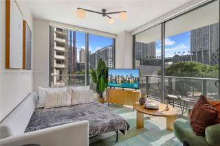 11 NE 6th St 301, Miami, FL 33132