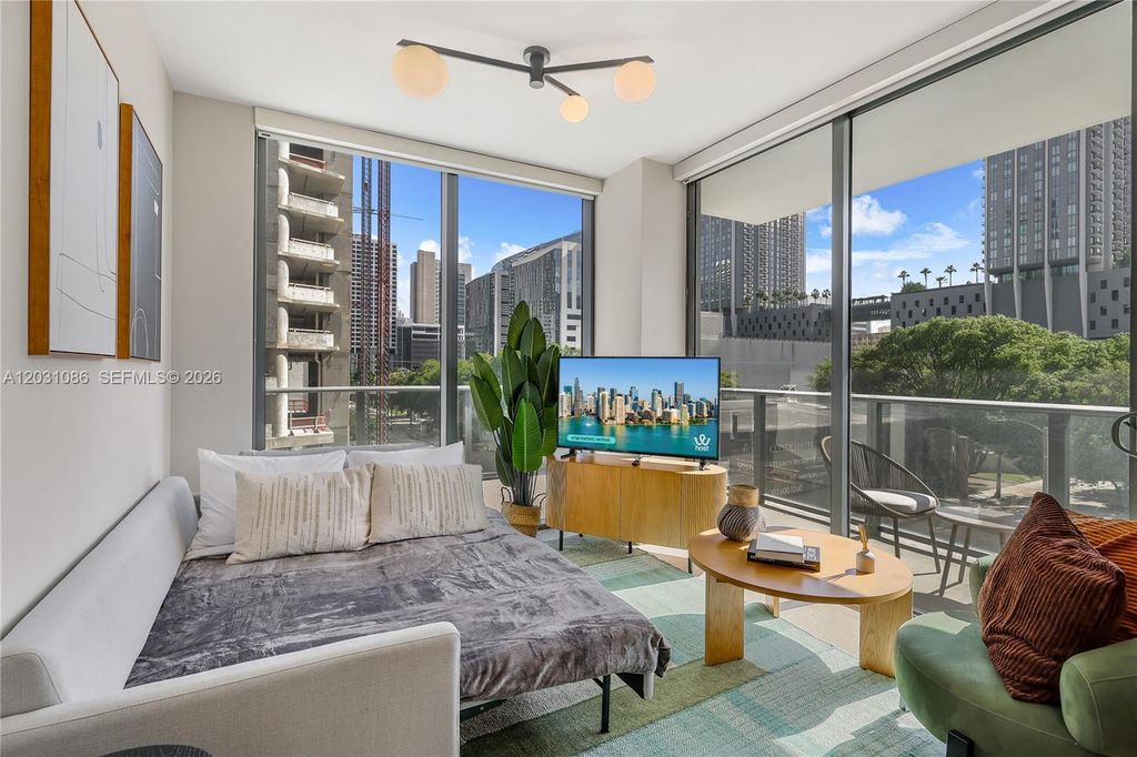 11 NE 6th St 301, Miami, FL 33132