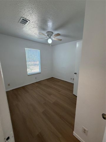 704 Osage DR A, Leander, TX 78641