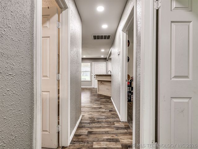 3724 W 45th Place, Tulsa, OK 74107