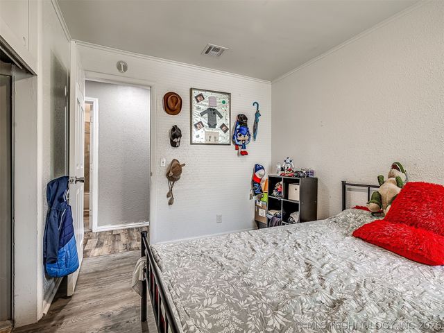 3724 W 45th Place, Tulsa, OK 74107