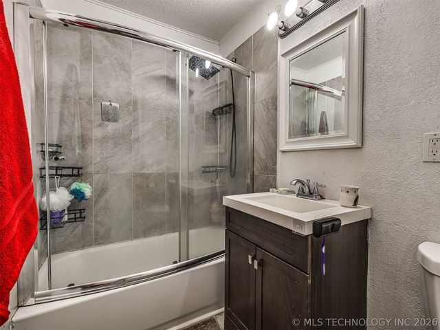 3724 W 45th Place, Tulsa, OK 74107