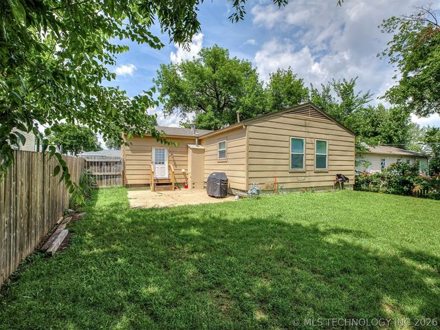 3724 W 45th Place, Tulsa, OK 74107
