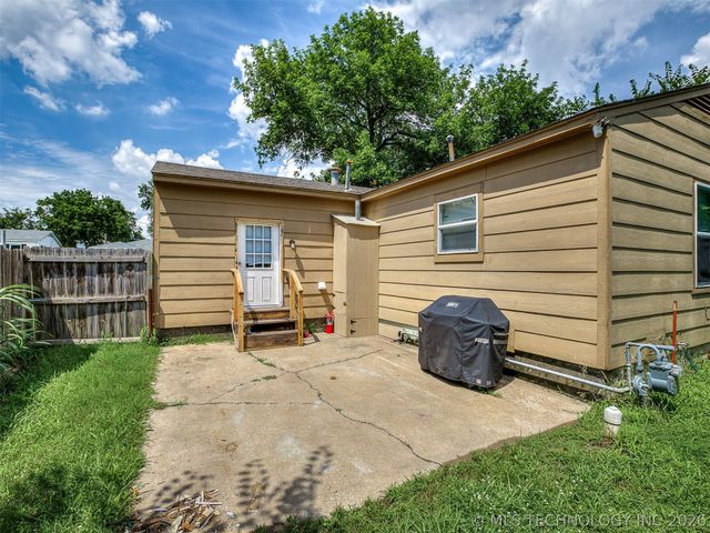 3724 W 45th Place, Tulsa, OK 74107