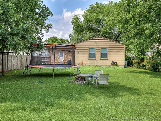 3724 W 45th Place, Tulsa, OK 74107
