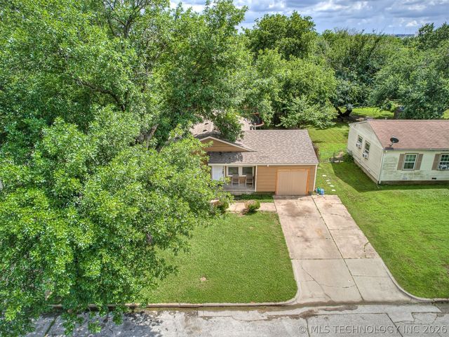 3724 W 45th Place, Tulsa, OK 74107