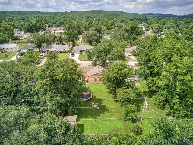 3724 W 45th Place, Tulsa, OK 74107