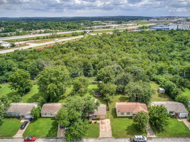 3724 W 45th Place, Tulsa, OK 74107