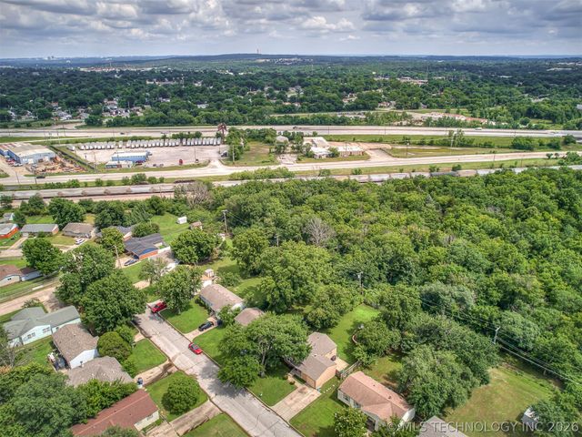 3724 W 45th Place, Tulsa, OK 74107