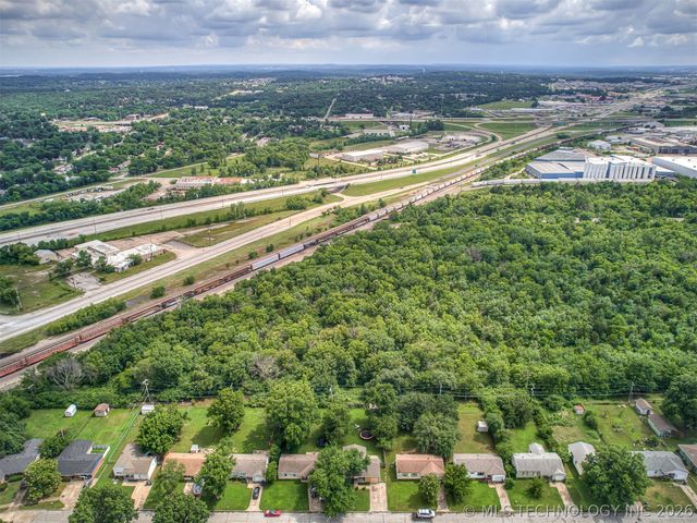 3724 W 45th Place, Tulsa, OK 74107