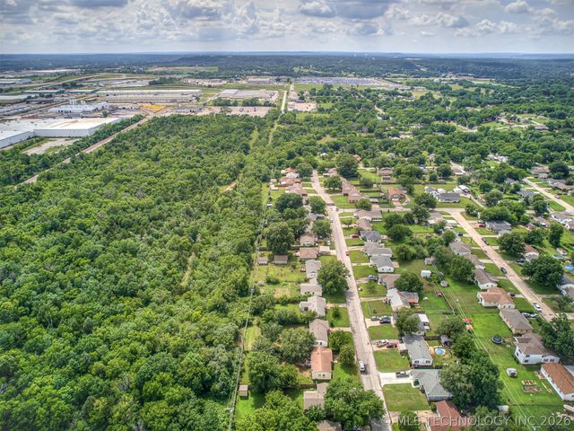 3724 W 45th Place, Tulsa, OK 74107
