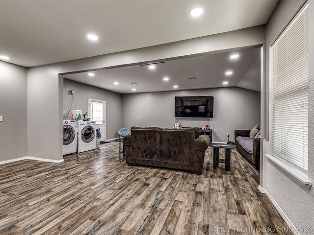 3724 W 45th Place, Tulsa, OK 74107