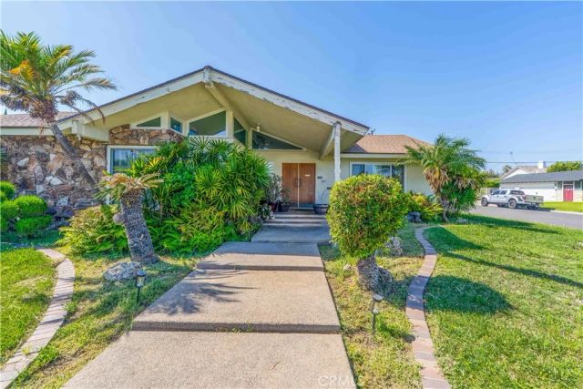 10003 Mattock, Downey, CA 90240