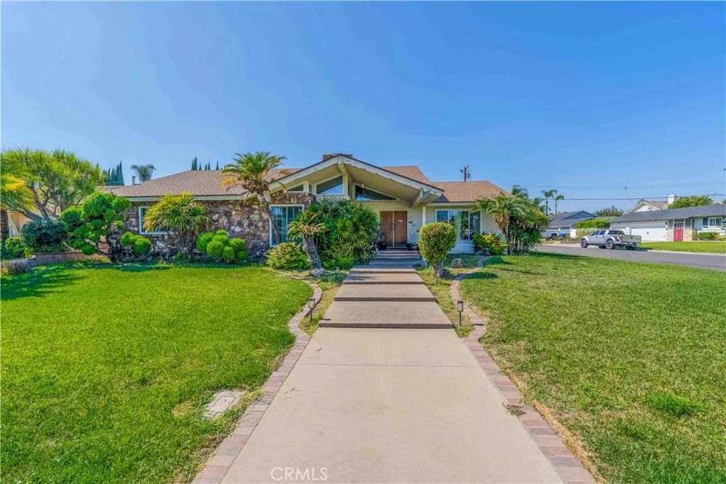 10003 Mattock, Downey, CA 90240