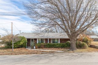 1408 N Lane Street, Comanche, TX 76442