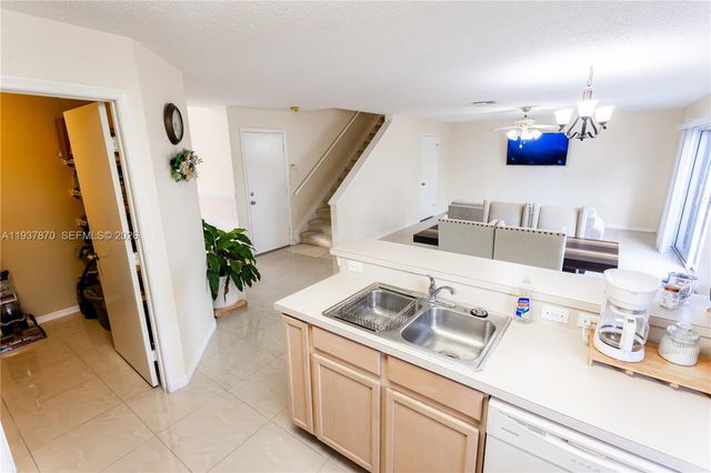 615 NW Stanford Ln, Port St. Lucie, FL 34983