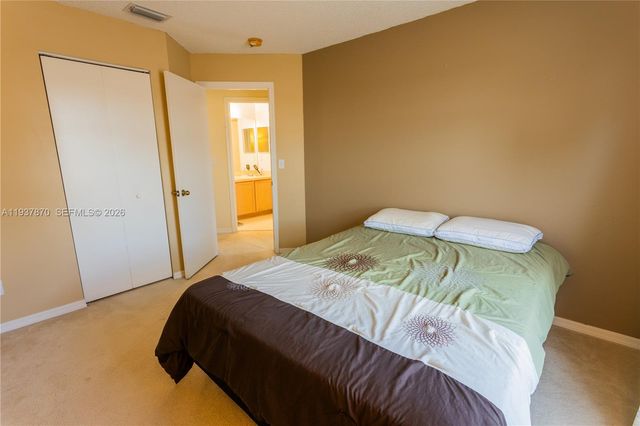 615 NW Stanford Ln, Port St. Lucie, FL 34983