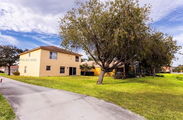 615 NW Stanford Ln, Port St. Lucie, FL 34983