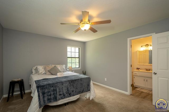 9685 W 61st St, Merriam, KS 66203