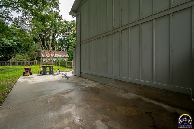 9685 W 61st St, Merriam, KS 66203
