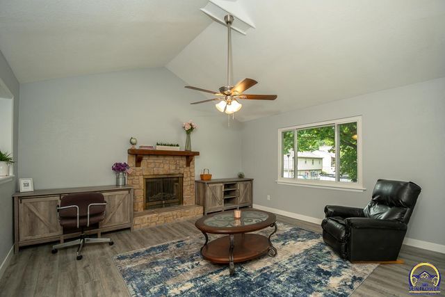 9685 W 61st St, Merriam, KS 66203