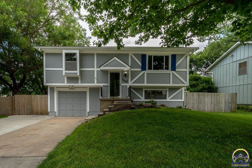 9685 W 61st St, Merriam, KS 66203