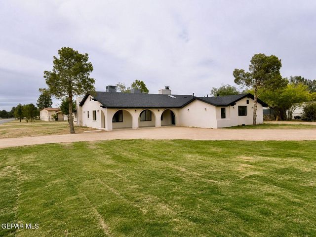 775 W BORDERLAND Road, El Paso, TX 79932