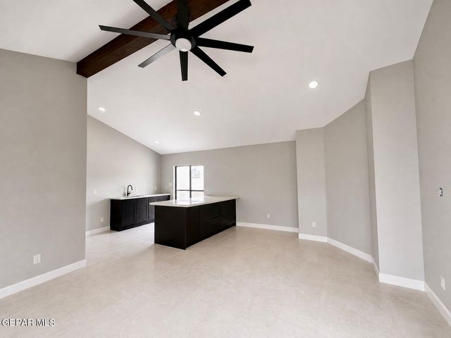 775 W BORDERLAND Road, El Paso, TX 79932