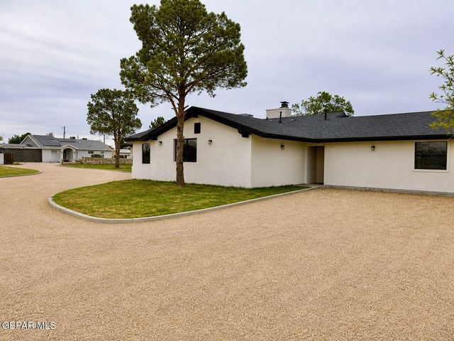 775 W BORDERLAND Road, El Paso, TX 79932