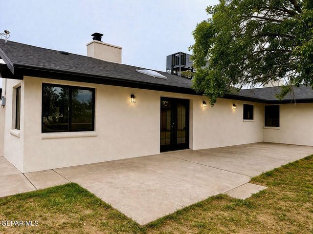 775 W BORDERLAND Road, El Paso, TX 79932