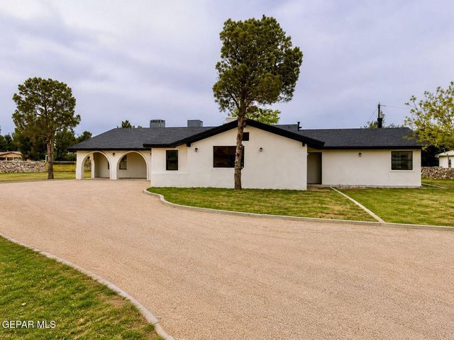 775 W BORDERLAND Road, El Paso, TX 79932