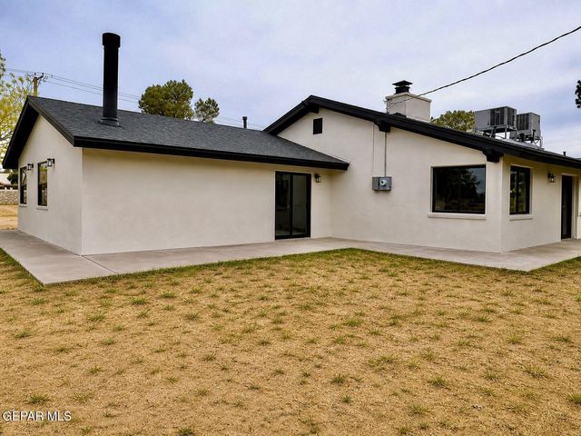775 W BORDERLAND Road, El Paso, TX 79932