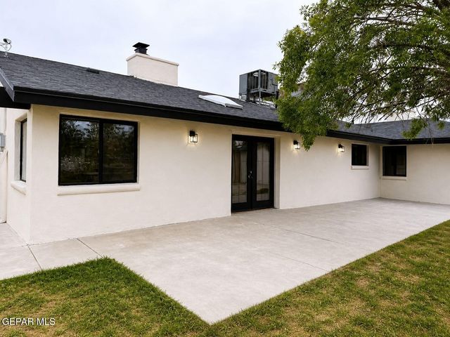 775 W BORDERLAND Road, El Paso, TX 79932