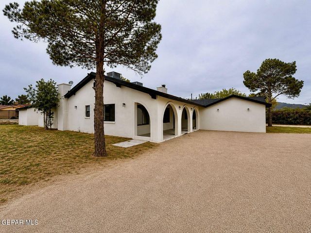 775 W BORDERLAND Road, El Paso, TX 79932