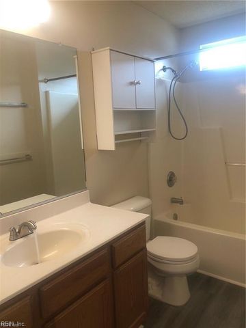 825 Chapin Wood DR, Newport News, VA 23608