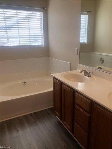 825 Chapin Wood DR, Newport News, VA 23608
