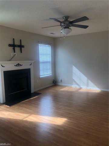 825 Chapin Wood DR, Newport News, VA 23608